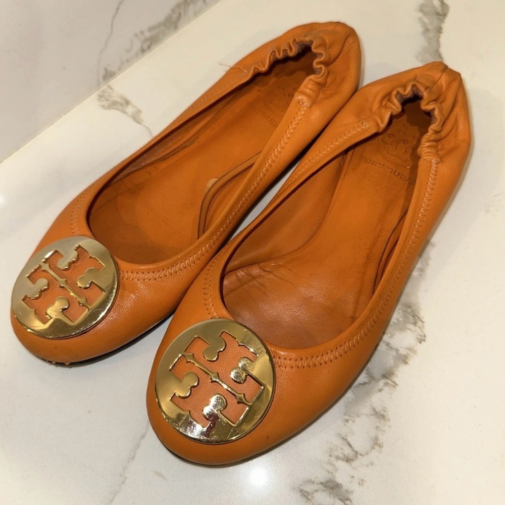 Tory Burch Womens Size 5  Reva Leather Ballet Flats Orange Gold T Logo Buckle - Picture 2 of 16
